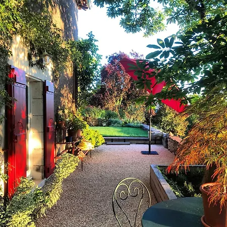 Holiday home Le Parasol Rouge *